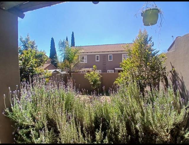 2 BEDROOM TOWNHOUSE FOR SALE IN HALFWAY GARDENS